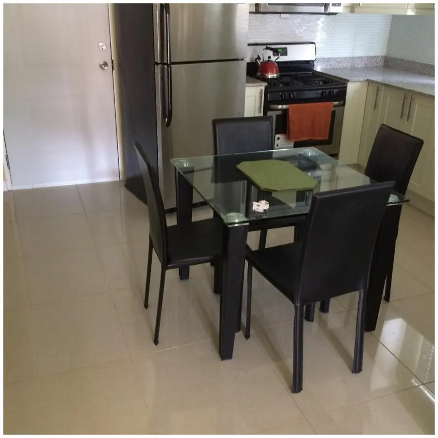 Caymanas Estate Two Bedroom ,Gate Community Ellis Caymanas Holiday home