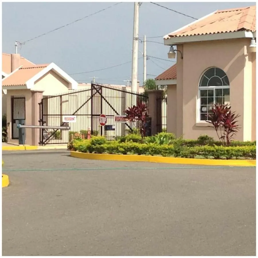 Holiday home Caymanas Estate Two Bedroom ,Gate Community Ellis Caymanas